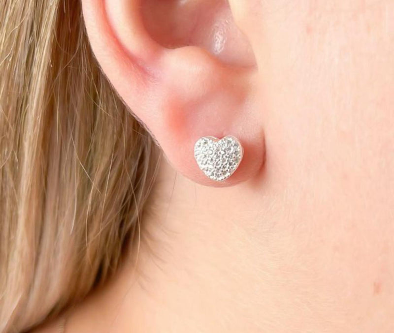 Brinco mini coração banho ouro 18k